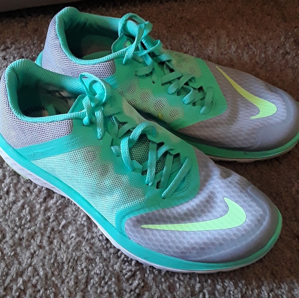 Womens Nike shoes